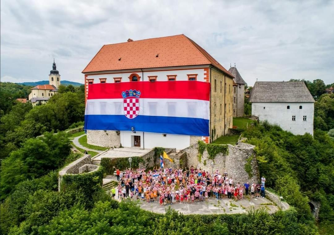 Apartman Ferenac Ozalj Buitenkant foto